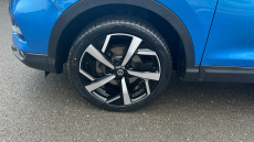 Nissan Qashqai 1.3 DiG-T N-Motion 5dr Petrol Hatchback